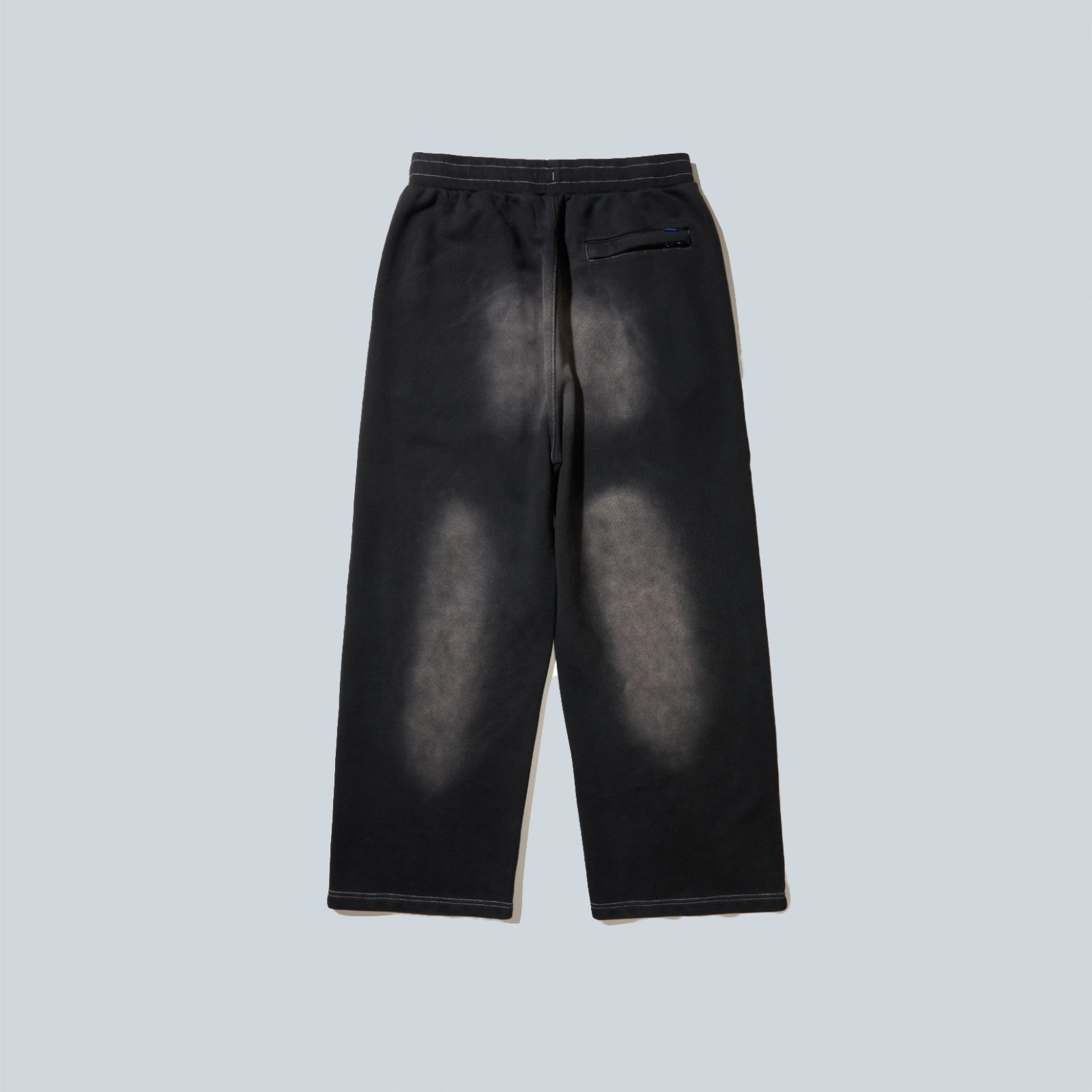 COLLEGIATE OPEN HEM SWEATPANT - BLACK