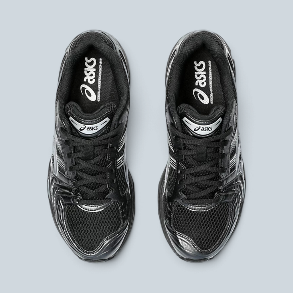Baskets Asics Gel Kayano 14 noires et argentées Saison, vue de dessus montrant le design technique et le mesh