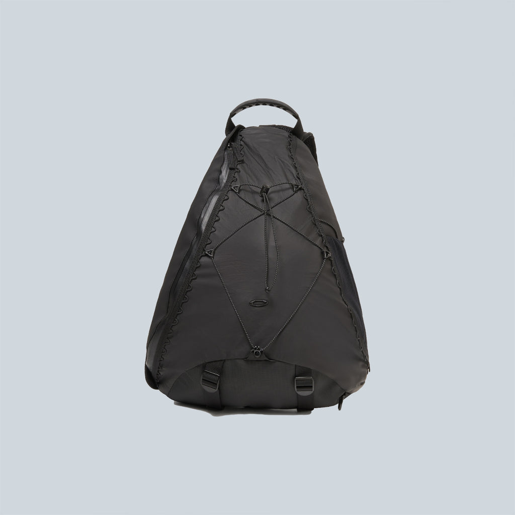 LATITUDE SLING PACK - BLACKOUT
