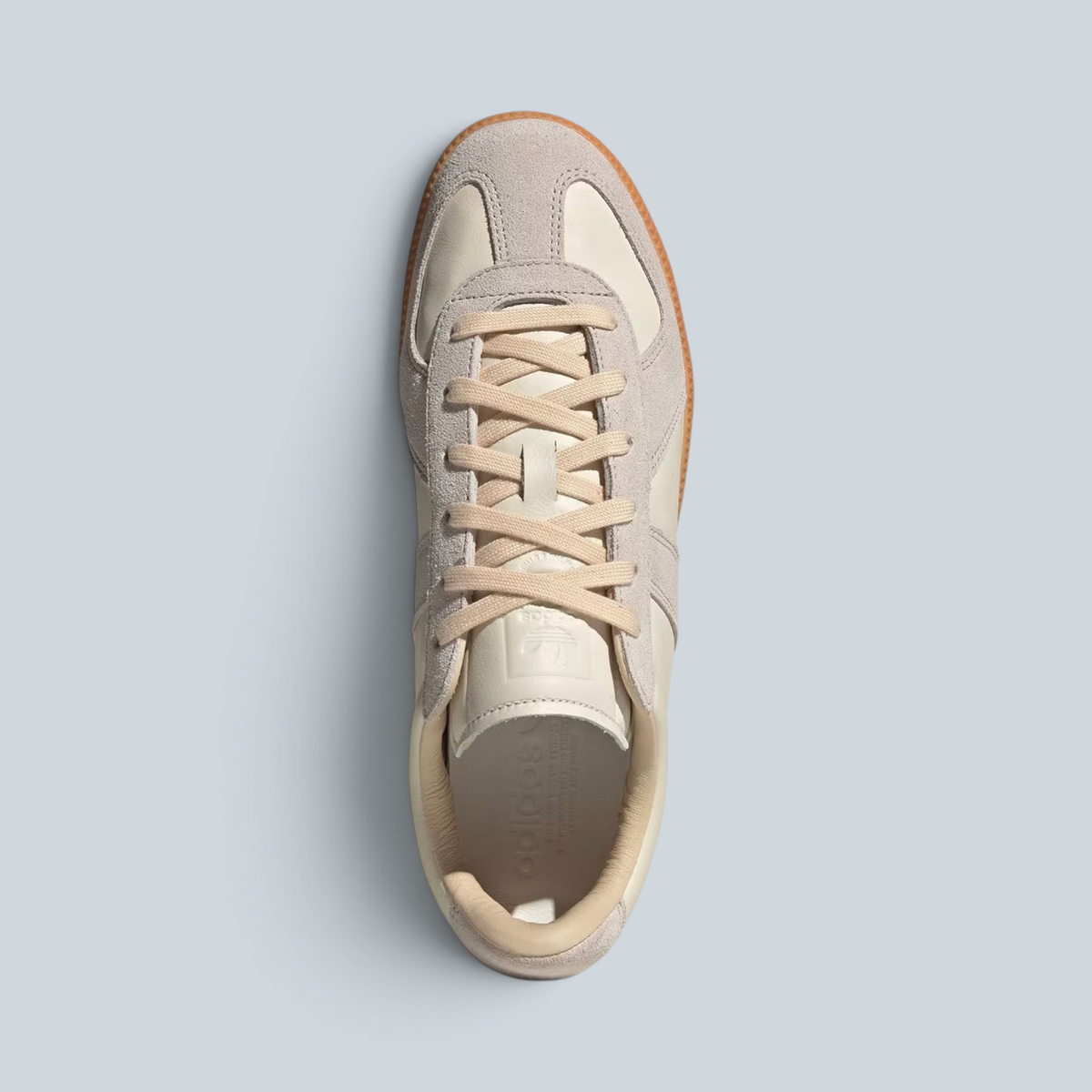 Baskets Adidas BW Army Saison en cuir et daim blanc cassé avec semelle en gomme vue de dessus