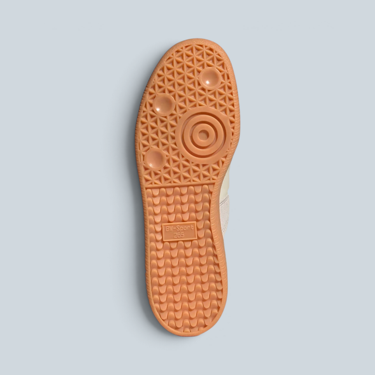 Semelle en gomme marron texturée de la basket Saison Adidas BW Army Chalk White avec motif géométrique