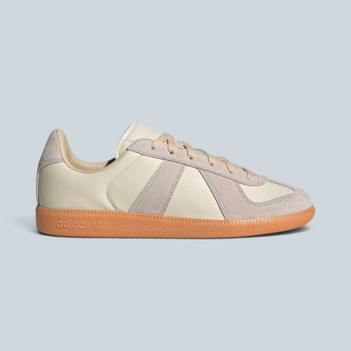 Baskets Adidas BW Army Saison en cuir blanc cassé et daim avec semelle en gomme