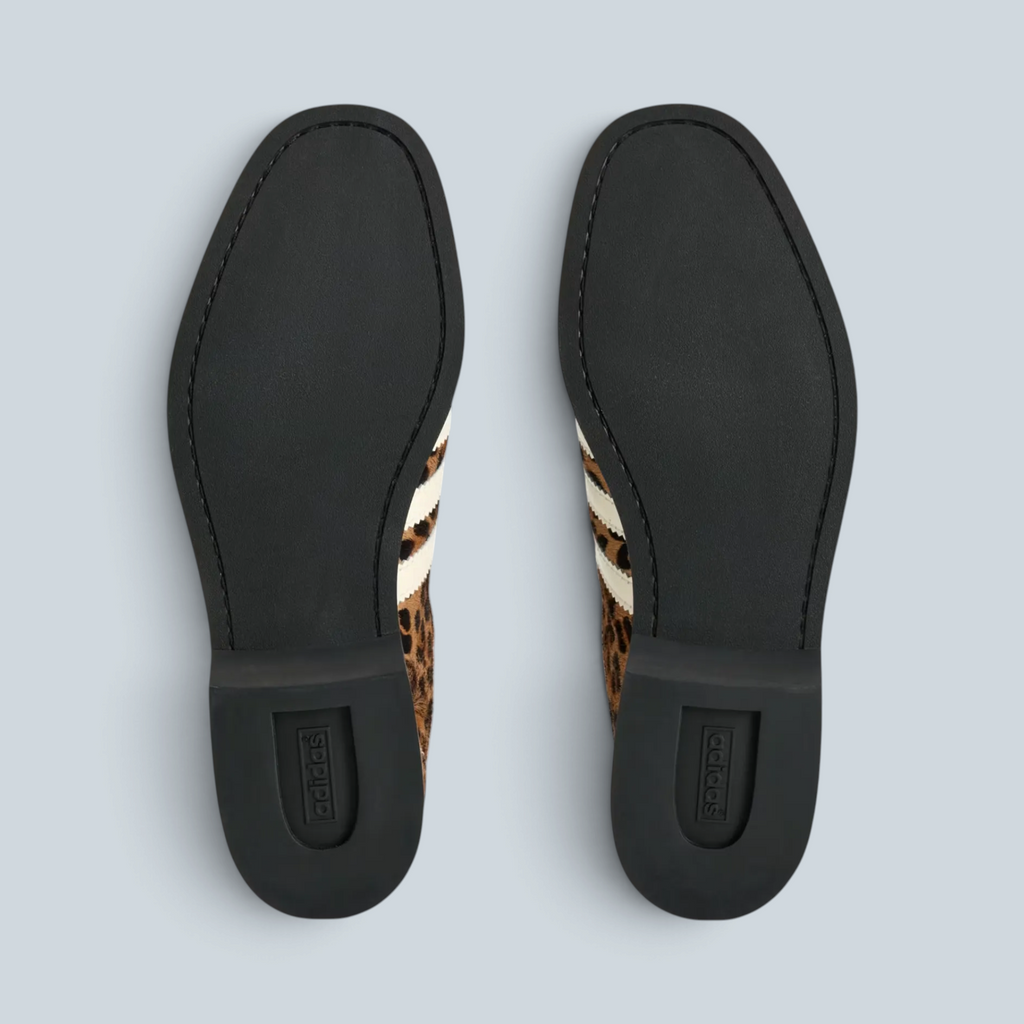 Semelles en caoutchouc noir des chaussures de bowling Saison adidas en cuir et textile avec motif animal
