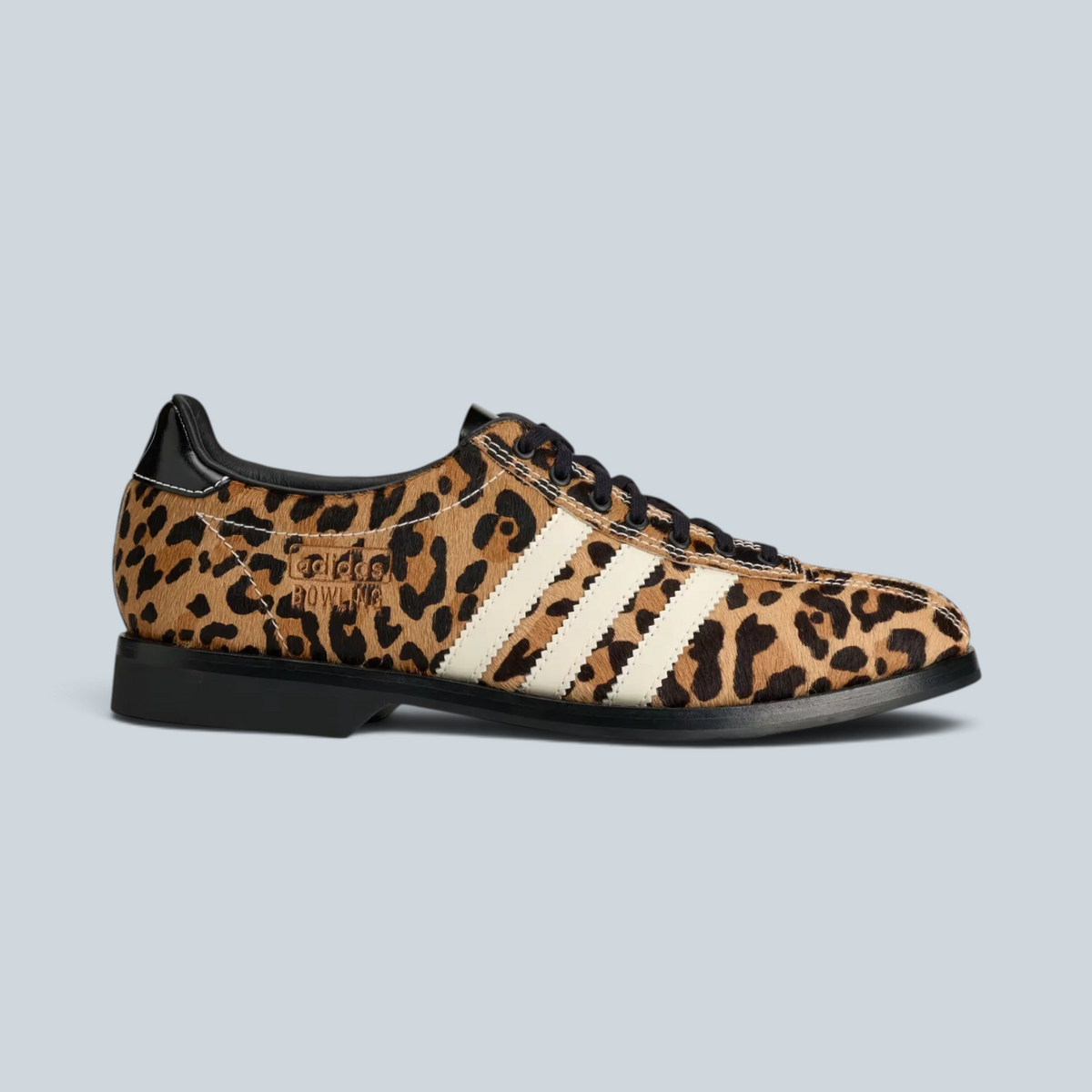 Baskets Saison adidas x Brain Dead Bowling en cuir à motif léopard avec trois bandes blanches et semelle noire
