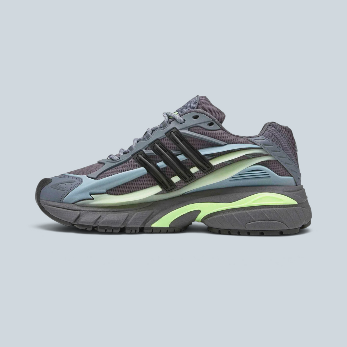 Baskets Saison Adidas Jellyfish en gris onix et noir avec détails vert aurora, style running rétro Pharrell Williams