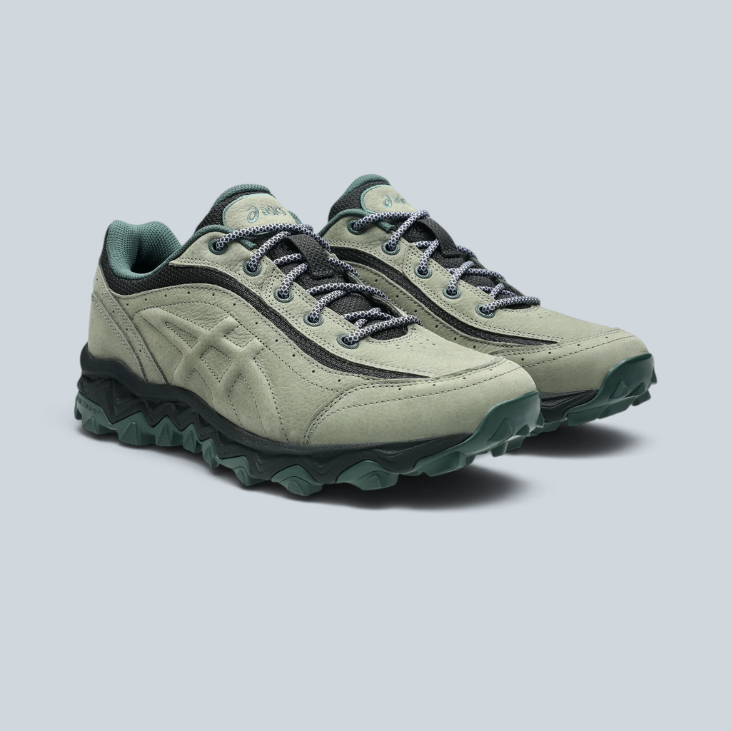 Baskets Saison ASICS GEL TRANSCEND FJ en cuir perforé vert cendré et gris graphite avec semelle crantée robuste