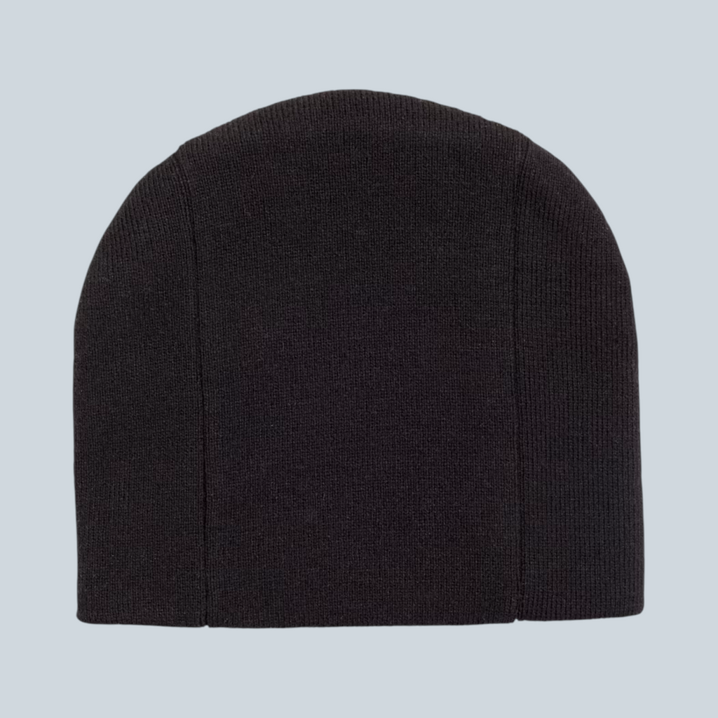 Bonnet en maille noir Saison x PUMA, coupe près du crâne, design minimaliste pour un style urbain.