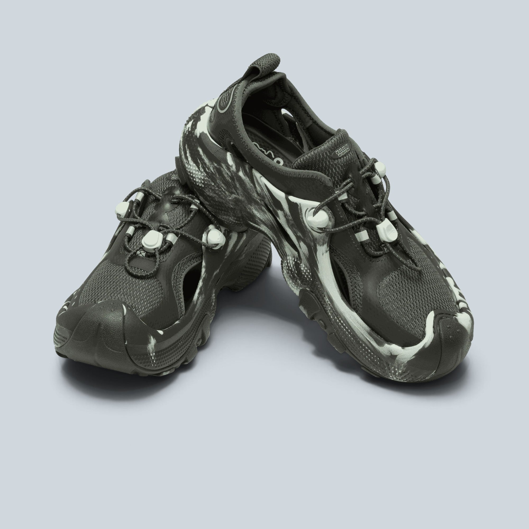 Baskets Saison Brain Dead x Crocs Trailbreak 2 vert foncé avec tige en mesh et détails effet marbré
