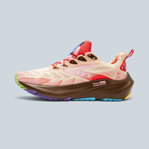 Chaussure de trail Saison Brooks x Alex Zono en mesh technique rouge coquelicot avec semelle crantée multicolore