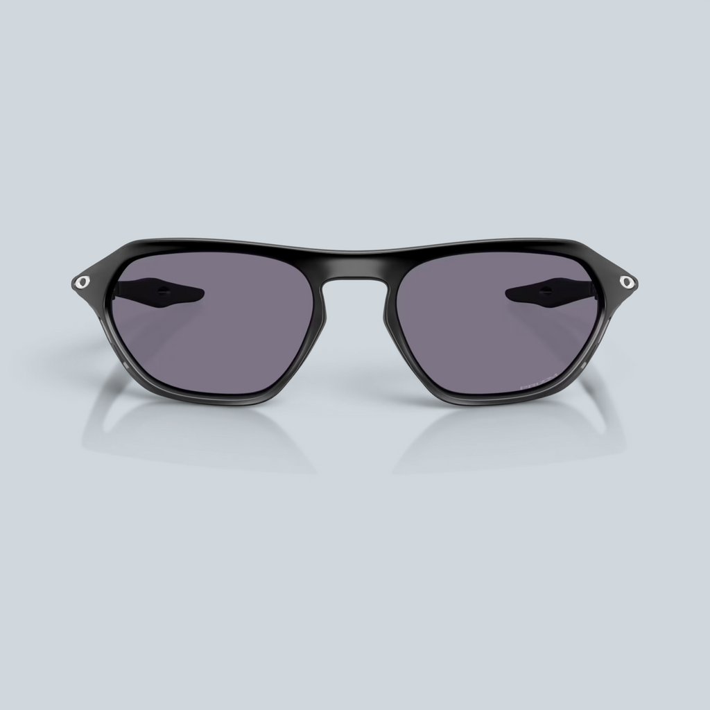 Lunettes de soleil Saison Cage Jacket avec monture noire mate et verres gris Prizm au design enveloppant