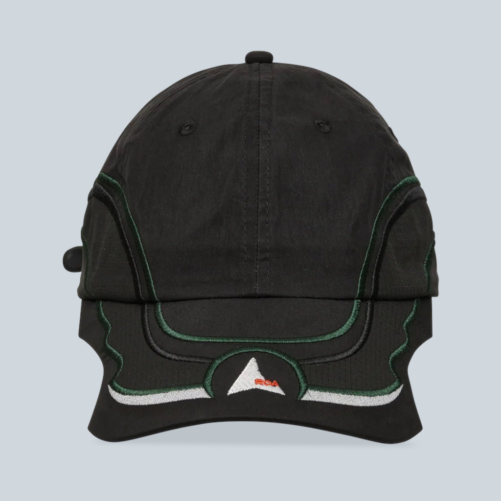 Casquette six panneaux Saison Pursuit en toile coton-nylon noir délavé avec détails brodés verts et blancs