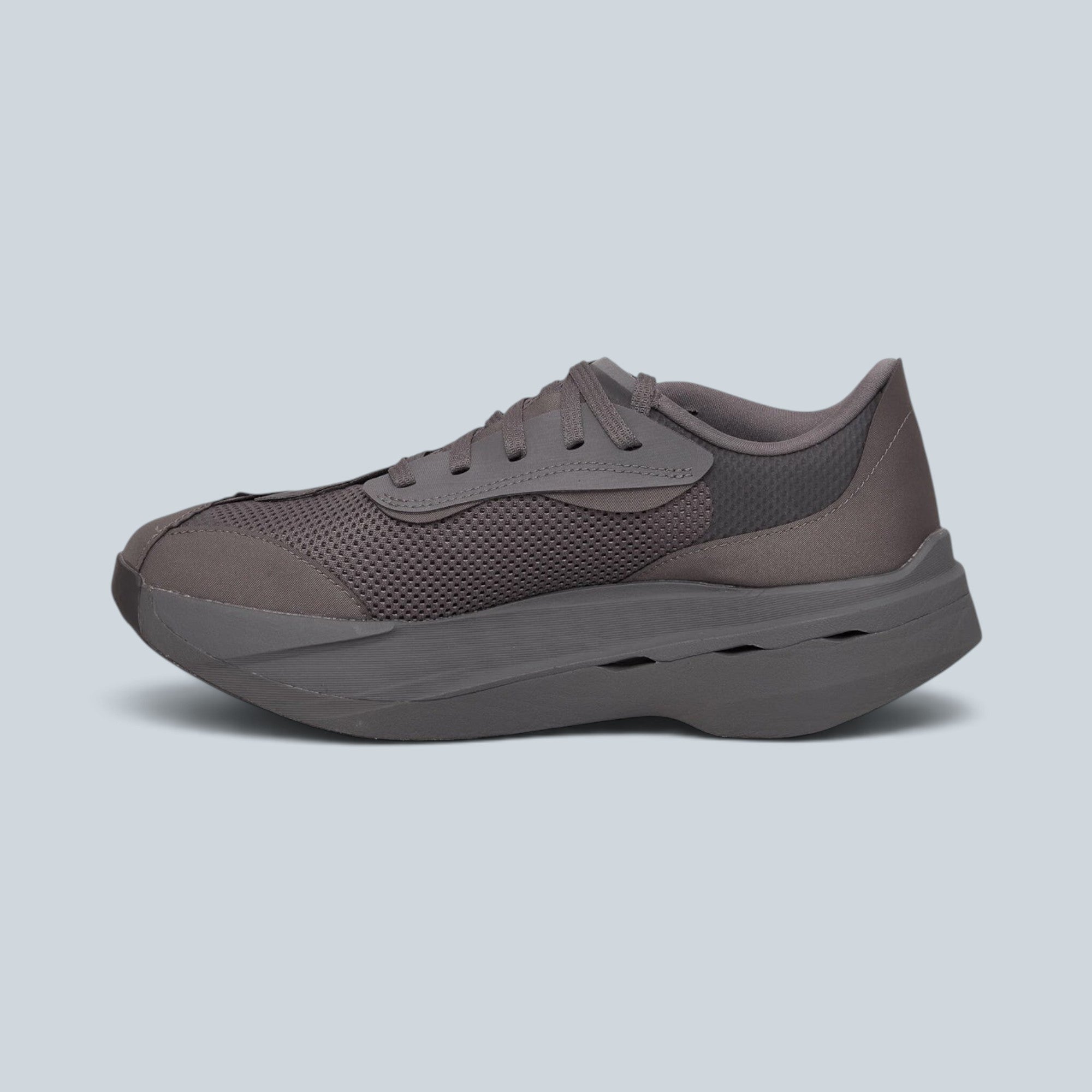 Chaussure de running Saison Cloudboom Volt PAF en mesh technique gris avec semelle épaisse Helion et plaque carbone