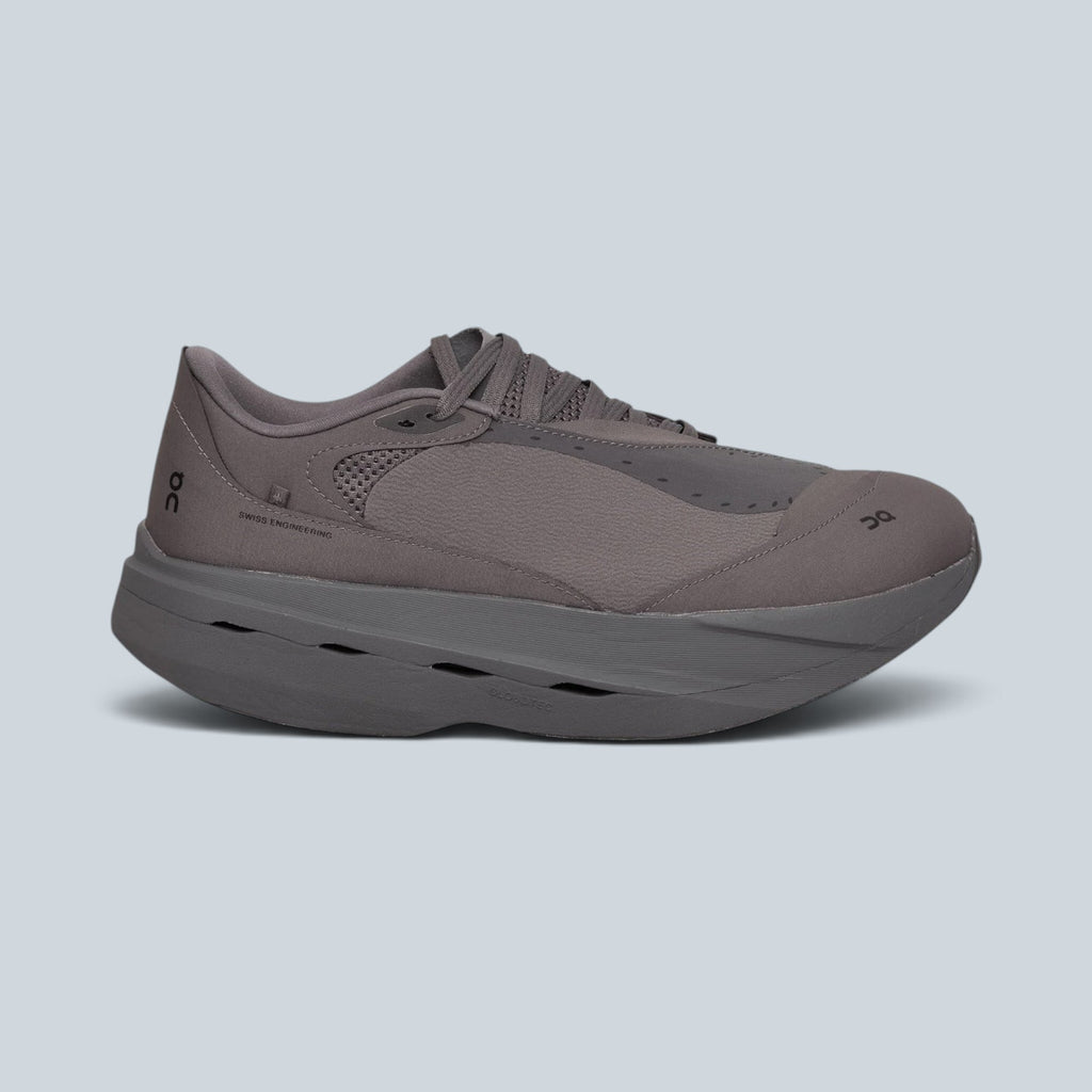 Chaussure de running Saison Cloudboom Volt PAF en mesh technique gris Ember et Pebble avec semelle épaisse