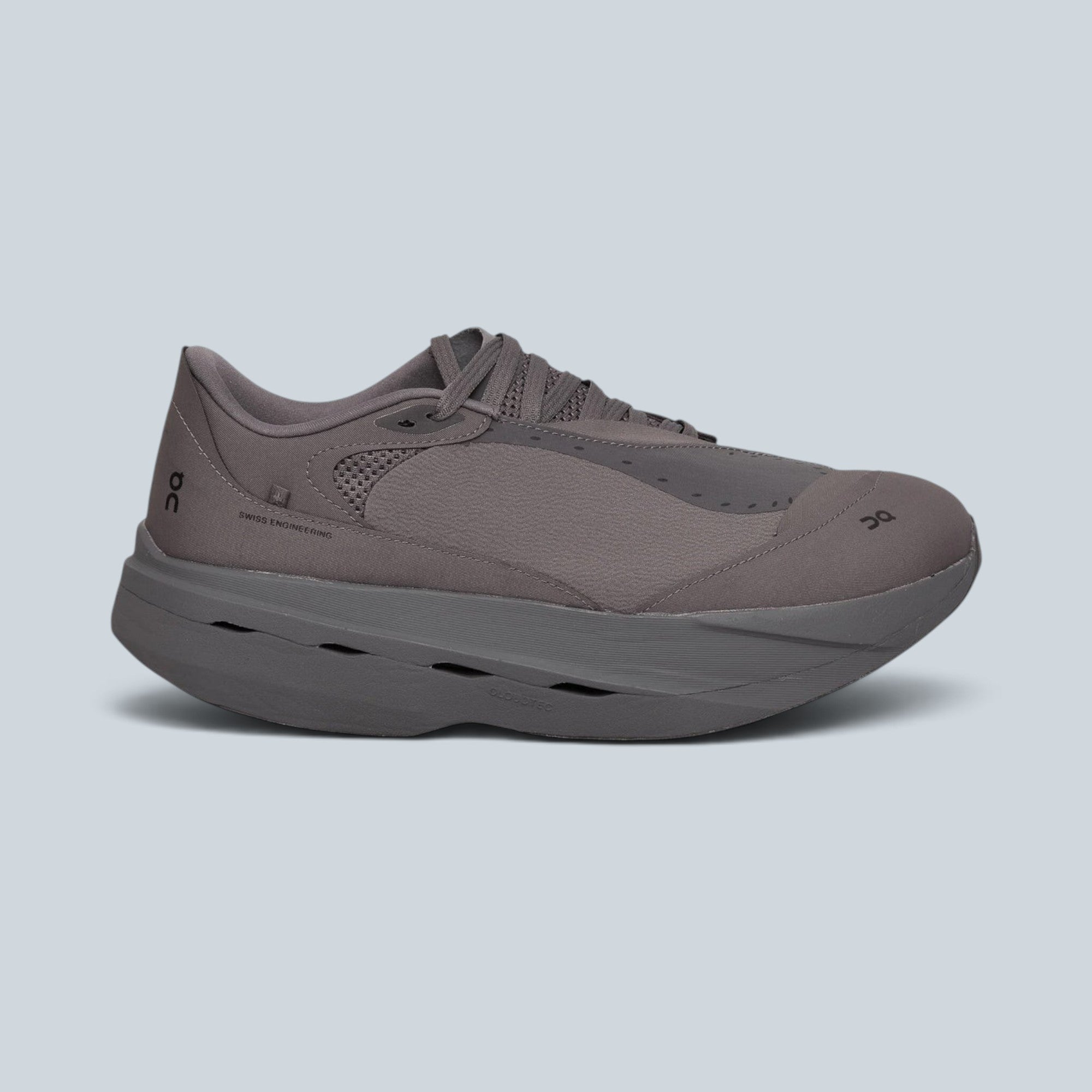 Chaussure de running Saison Cloudboom Volt PAF en mesh technique gris Ember et Pebble avec semelle épaisse