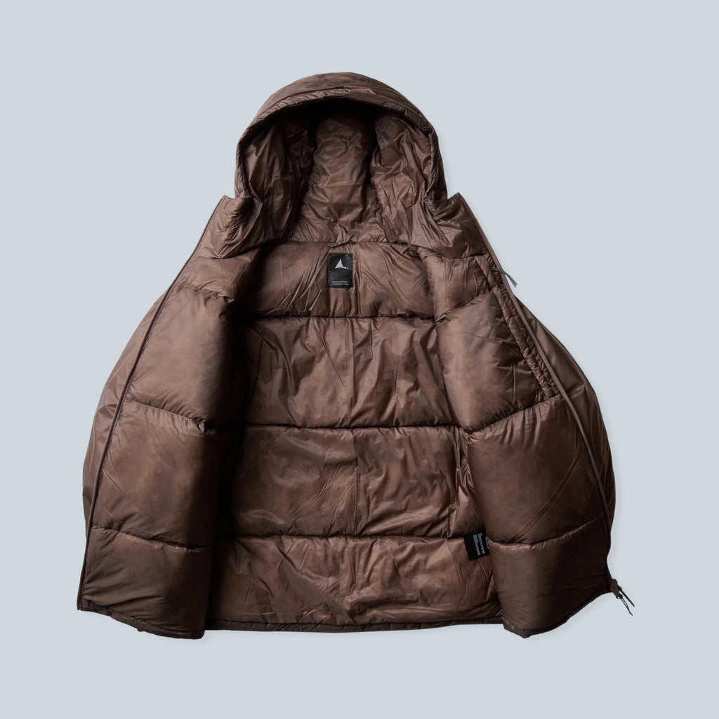 Doudoune Saison marron clair en nylon avec garnissage en duvet de canard et capuche intégrée