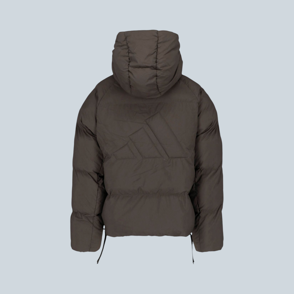 Doudoune matelassée Saison adidas x Arte Antwerp couleur marron foncé avec capuche et logo embossé au dos