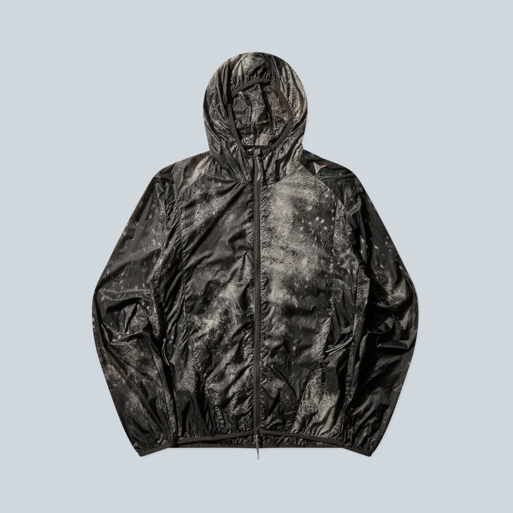 Veste coupe-vent Saison Hue packable en nylon léger marron foncé avec effet texturé et capuche zippée