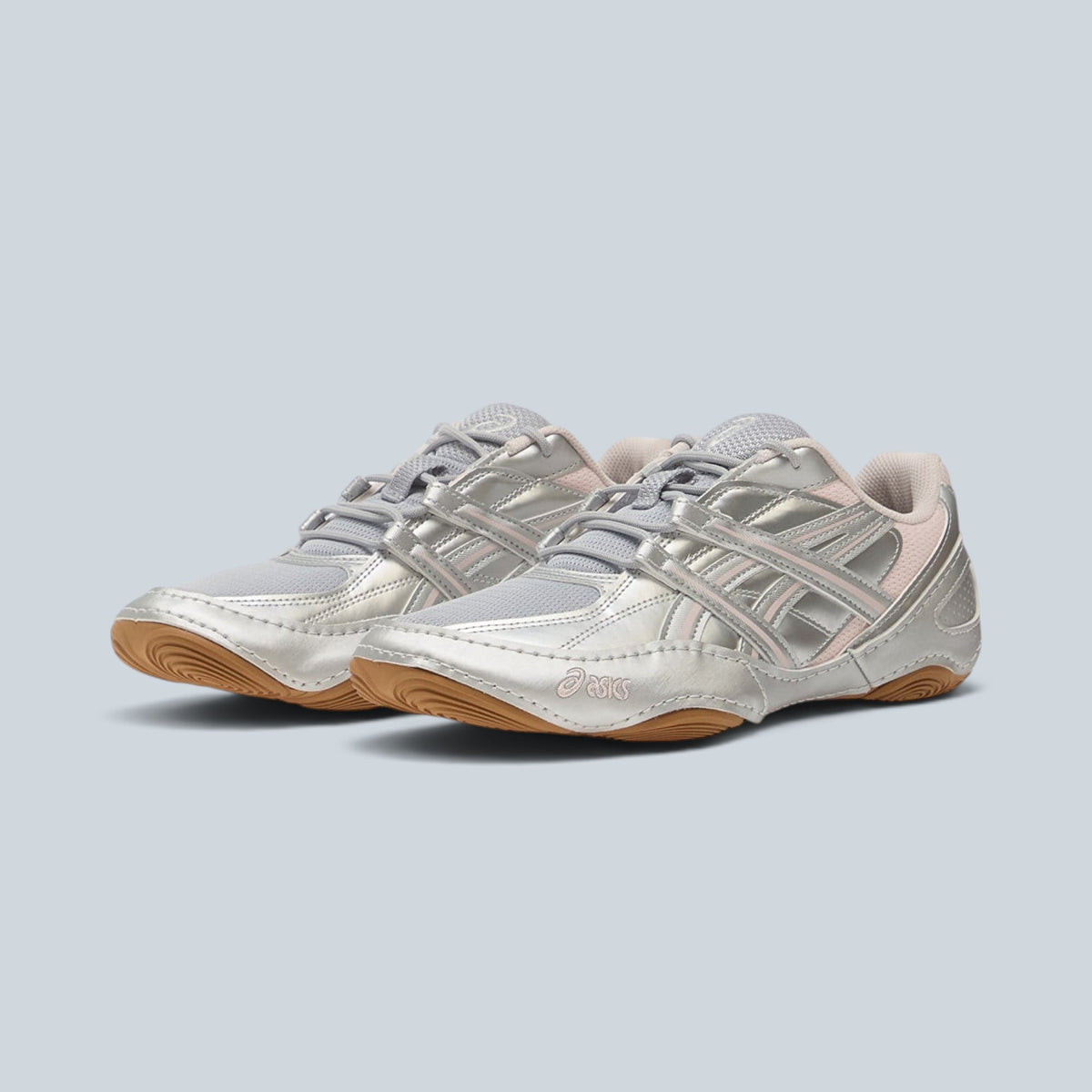 Baskets Saison Hypersync en cuir et mesh gris métallisé avec détails rose pâle et semelle en gomme