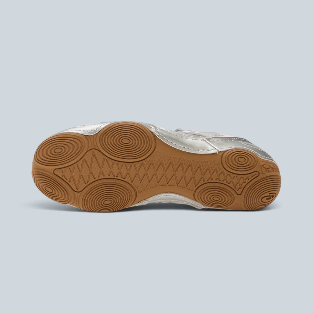 Semelle extérieure en caoutchouc gomme de la basket Saison Hypersync grise et rose avec motif circulaire