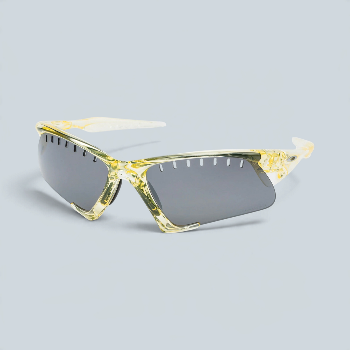 Lunettes de soleil Oakley x Satisfy Suture Jacket avec monture jaune translucide et verres Prizm Black ventilés
