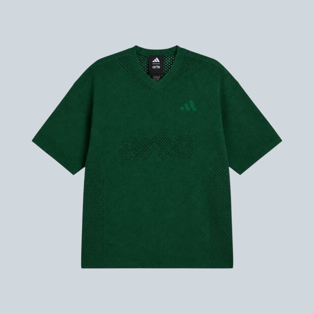 Maillot Saison x Arte en maille flatknit vert avec col en V et logos brodés