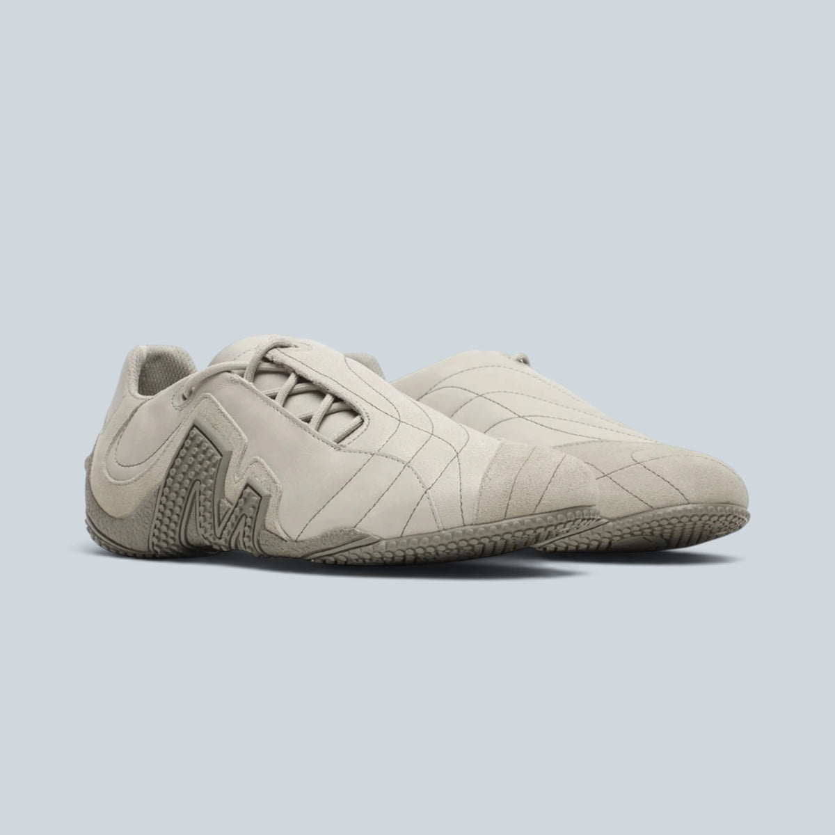 Baskets Saison Merrell Relay Web SE coloris Diorite avec tige synthétique, logo M latéral et semelle en caoutchouc