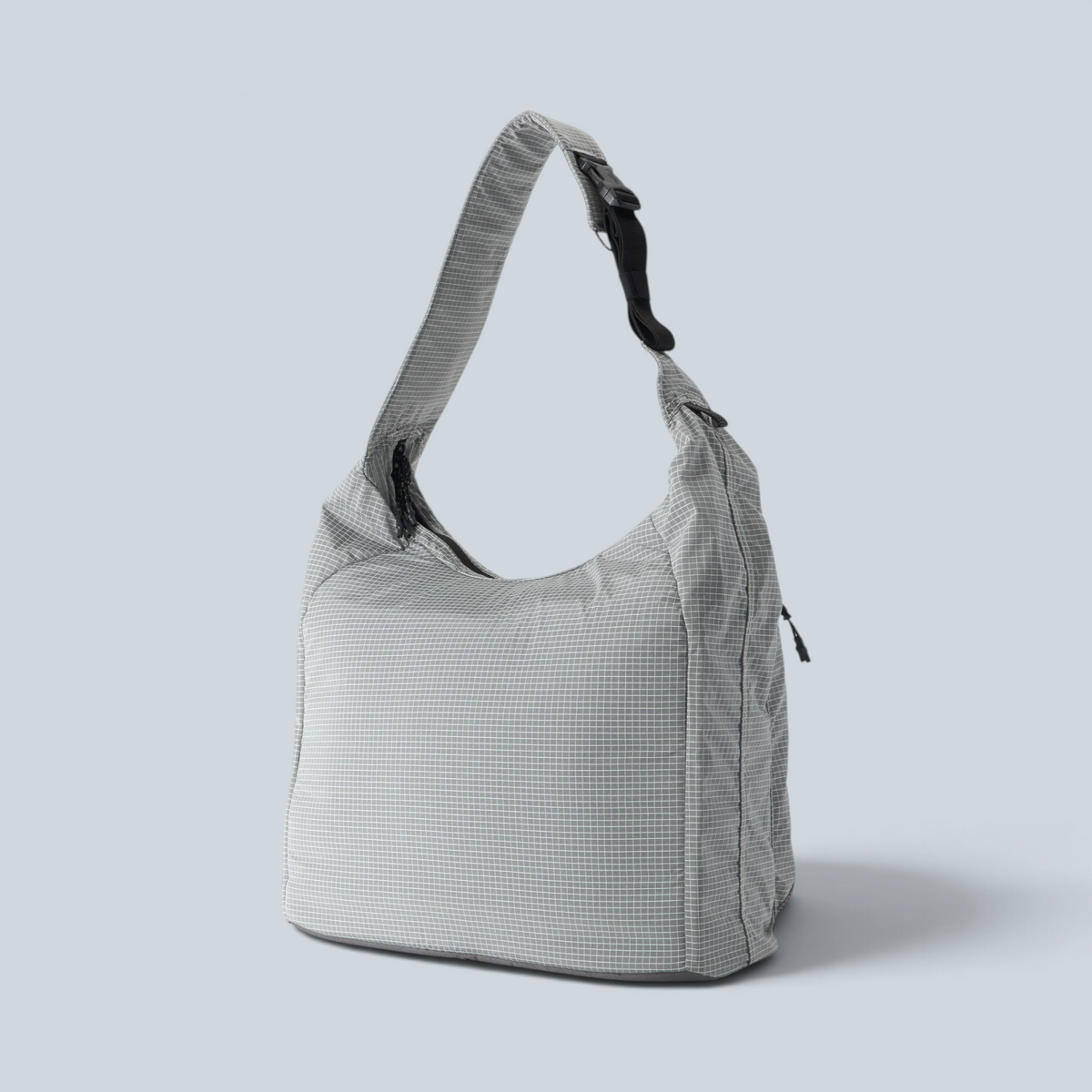 Sac cabas Saison Never Stop gris clair avec motif quadrillé et bandoulière réglable à boucle