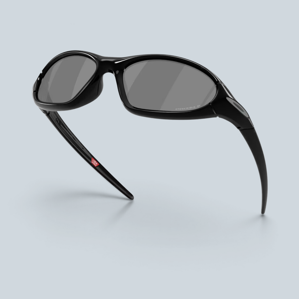 Lunettes de soleil Saison Portal Jacket avec monture noire brillante et verres polarisés Prizm Black enveloppants