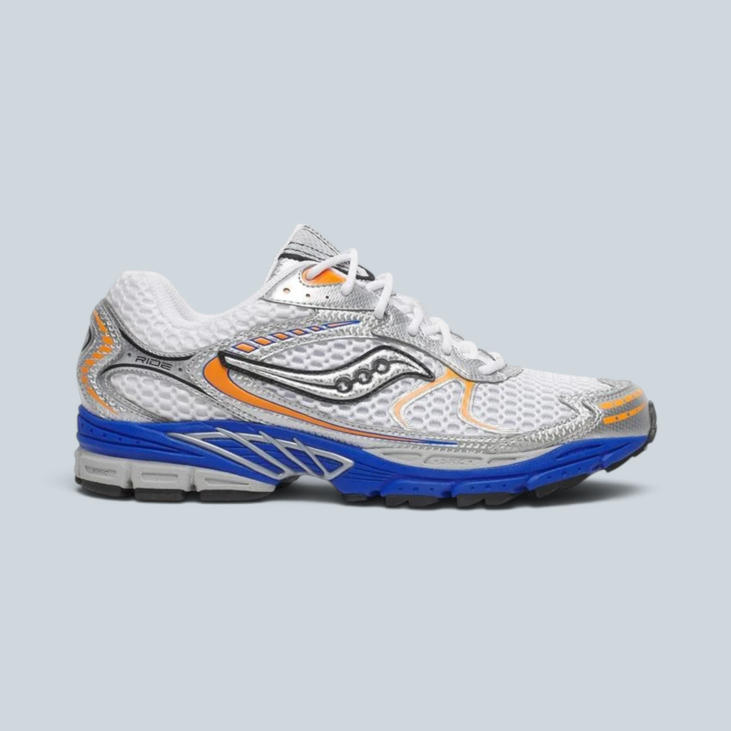 Chaussure de running Saison ProGrid Ride 1 blanche et orange avec mesh ajouré et détails réfléchissants