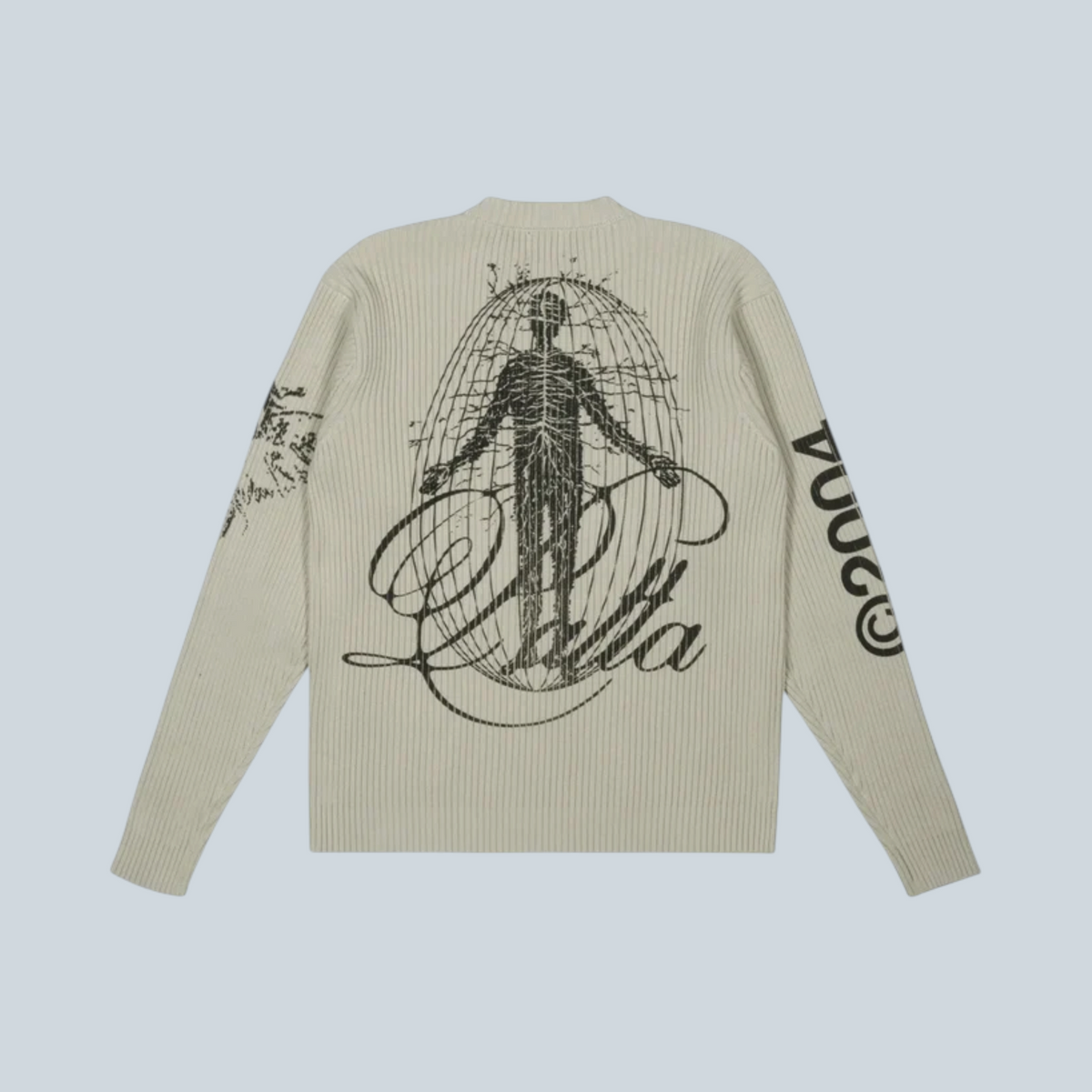 Pull en maille Saison Scorpio couleur Plaza Taupe avec motif graphique noir au dos et inscription 2004 sur la manche