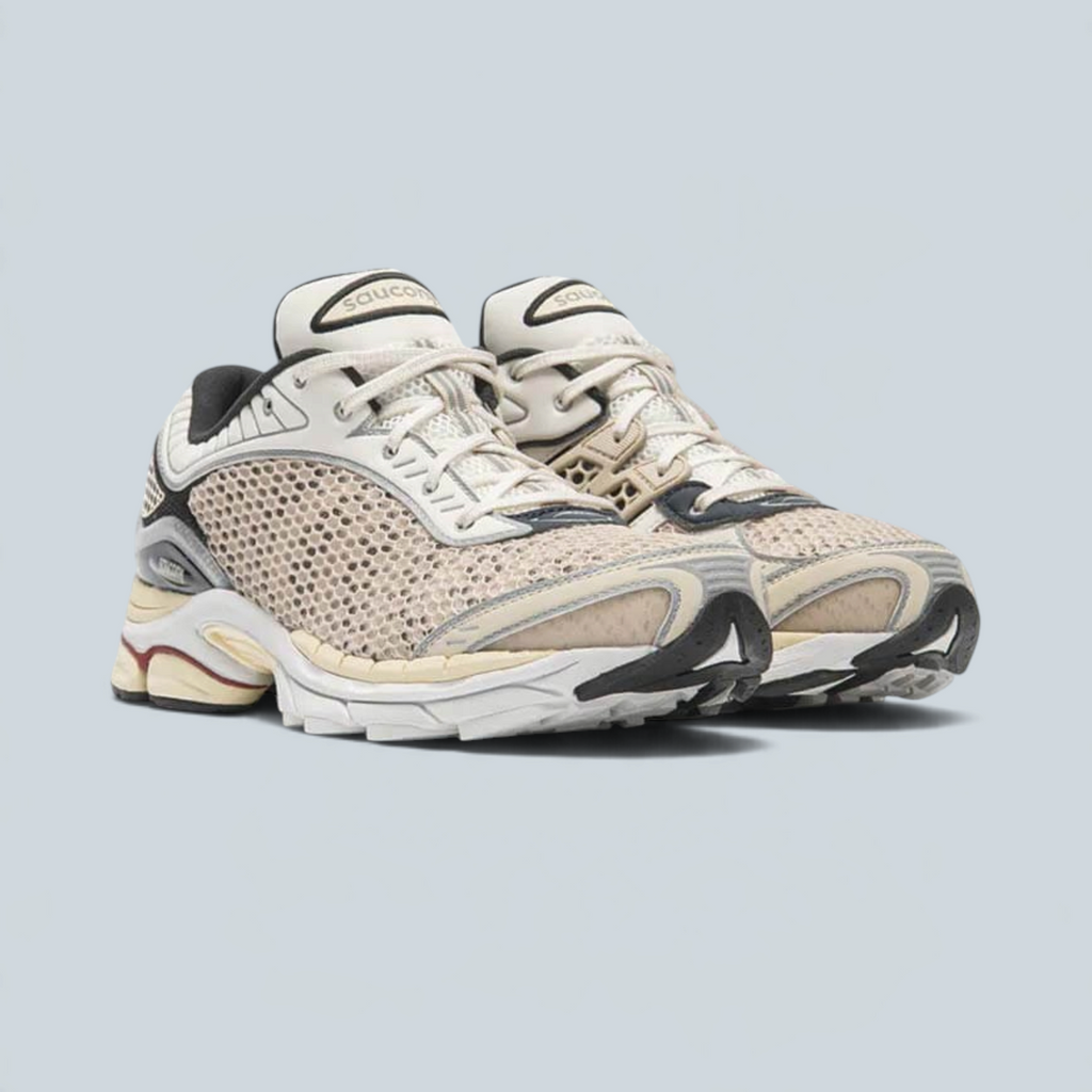 Baskets Saison Saucony x Highsnobiety ProGrid Paramount OA en mesh beige et détails noirs