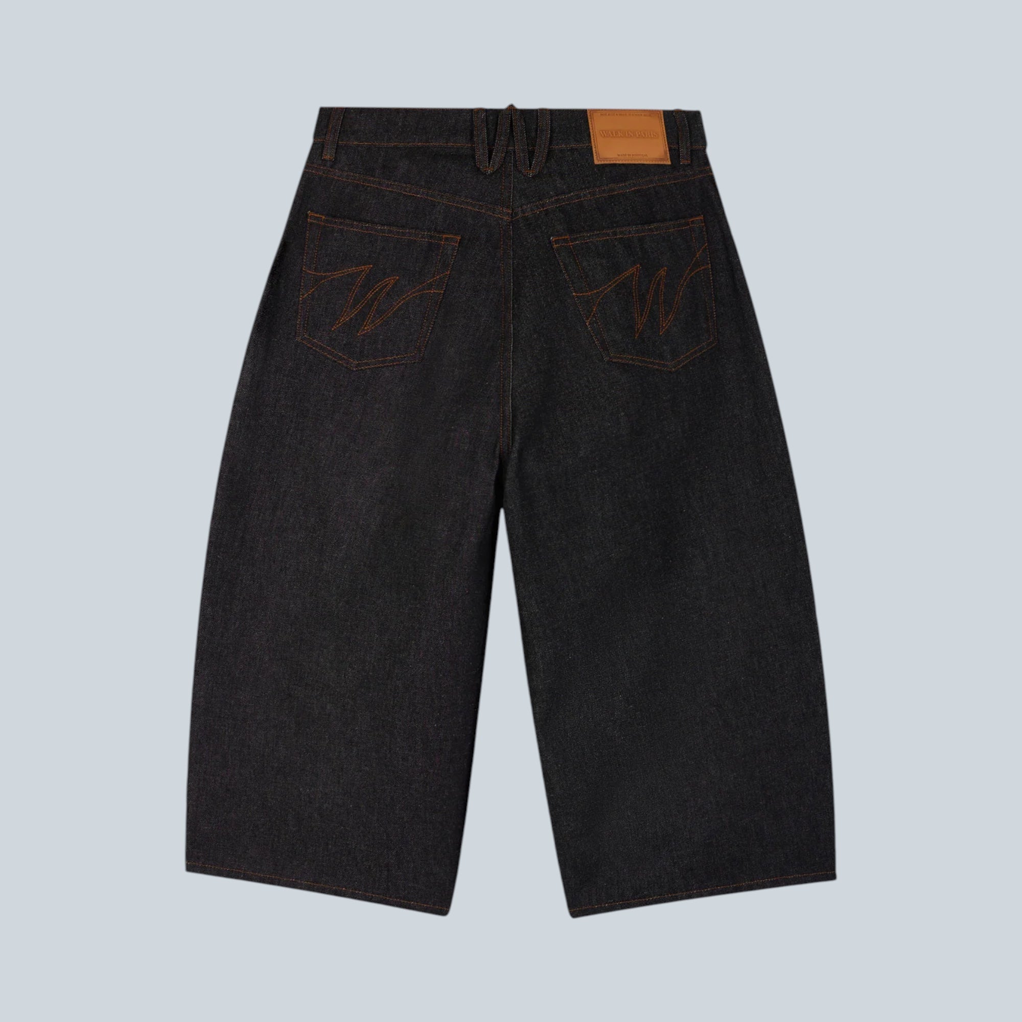 Shorts balloon Saison en denim brut 100% coton avec surpiqûres contrastées et étiquette en cuir au dos