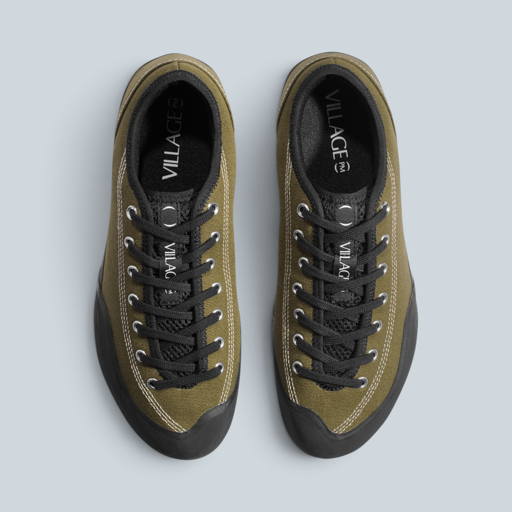 Sneakers basses Saison 1.30PM en toile olive avec lacets noirs et renforts protecteurs, vue de dessus
