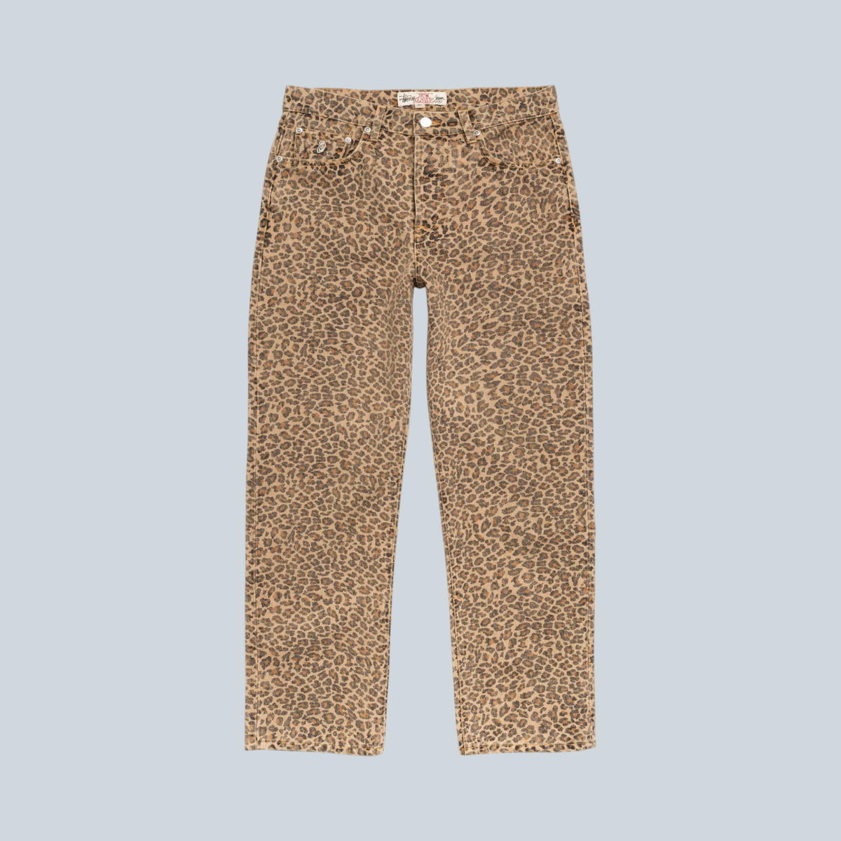 Jean Stüssy New Classic Vintage à motif léopard en denim 100% coton, coupe droite classique, vendu par Saison