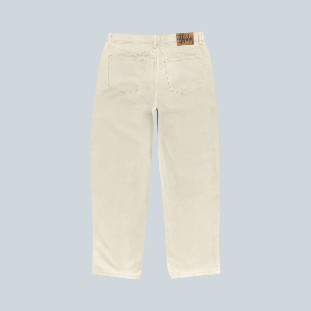Jean Stüssy Big Ol Jean Overdyed couleur sable en coton denim, vue arrière avec étiquette de marque en cuir