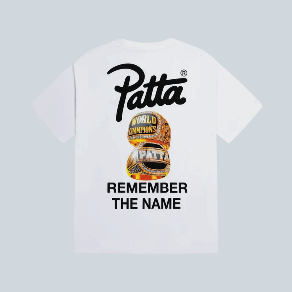 T-shirt blanc Saison avec logo Patta et graphisme de bagues de champion au dos