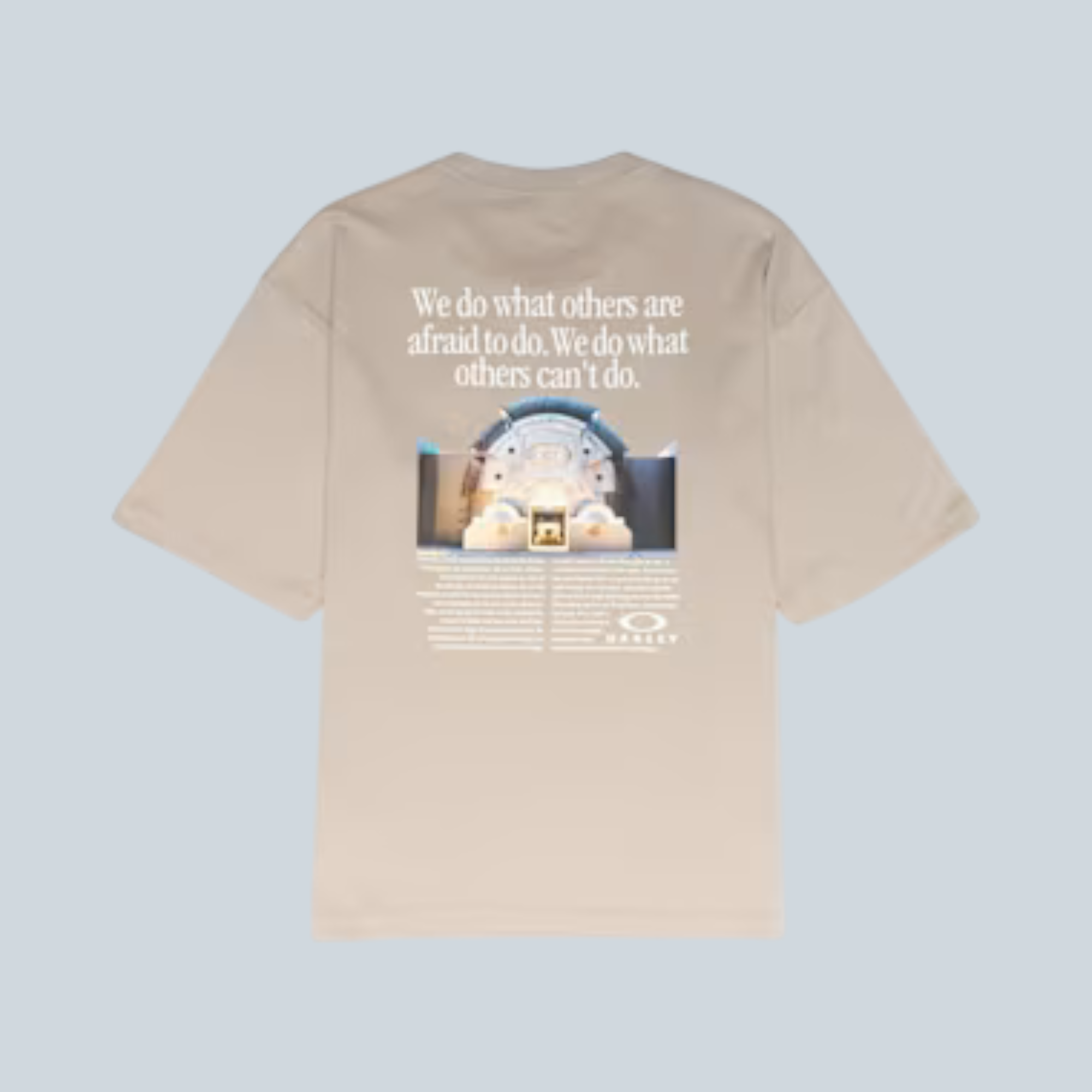 T-shirt Saison Enhance QDC gris perle avec impression graphique au dos et coupe décontractée en coton technique