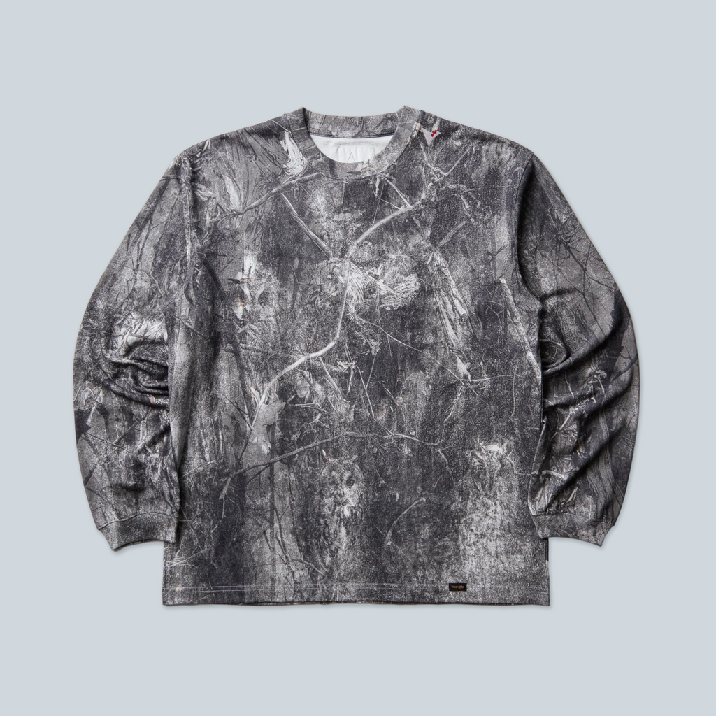 T-shirt manches longues Saison ROA x Wrangler en jersey gris foncé avec un motif camouflage délavé all-over
